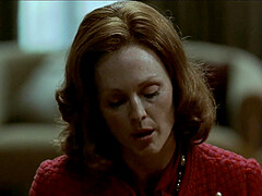 Julianne Moore in erotic scene