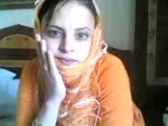 Blu-Eyed Arab Babe Shows Her Big Round Ass In a Homemade Porn Vid