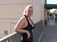 Quickie fucking in the van with a natural boobs blondie who loves cum